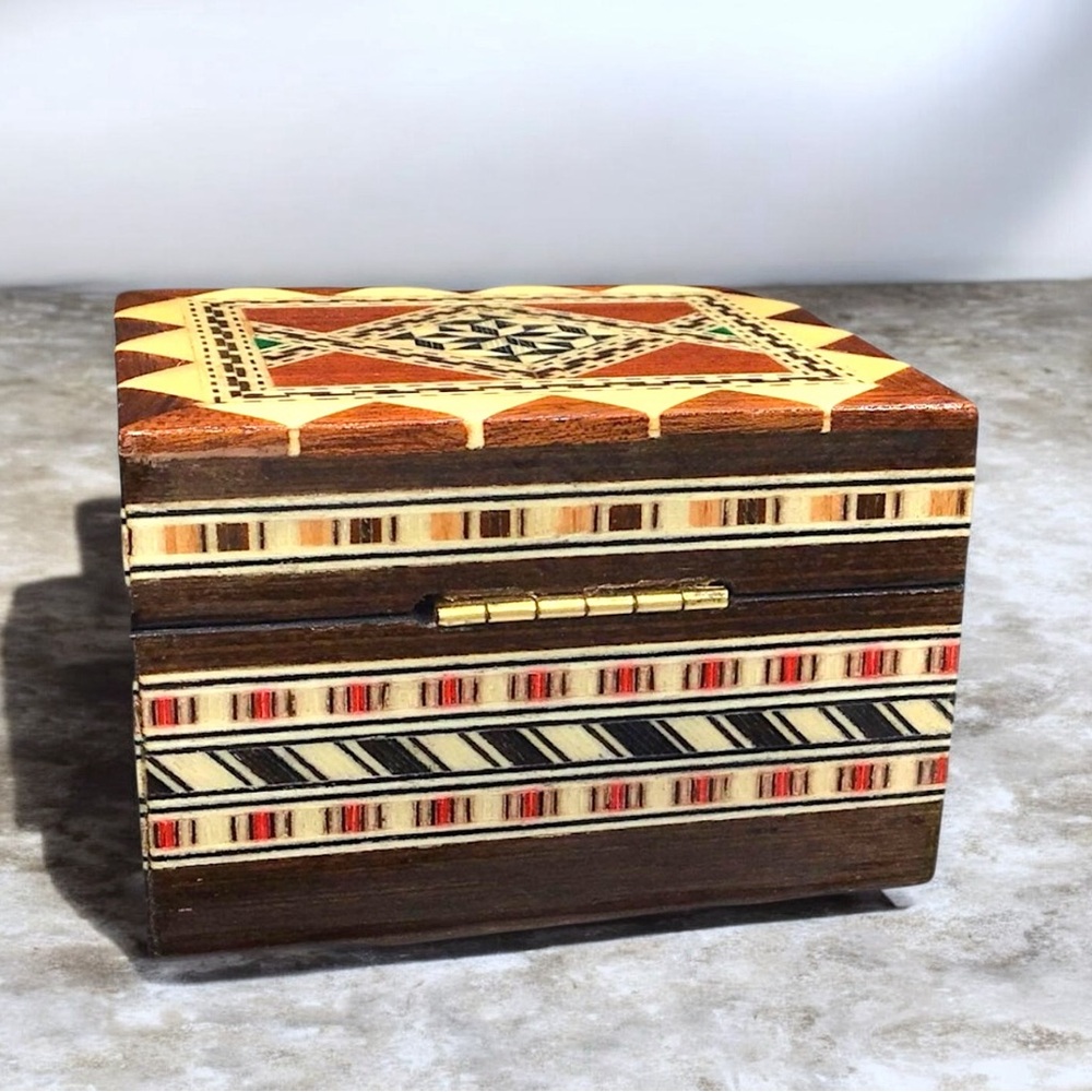 🌺Vintage Inlaid Wood/Marquetry Box from Spain - Picture 3 of 12